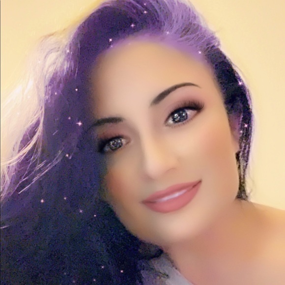 Meet Your Posher, Gloria - Picture 10 of 11